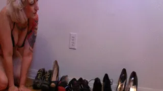 Quin sniffs model shoes