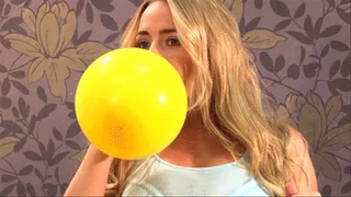 Holly's Balloons ( )