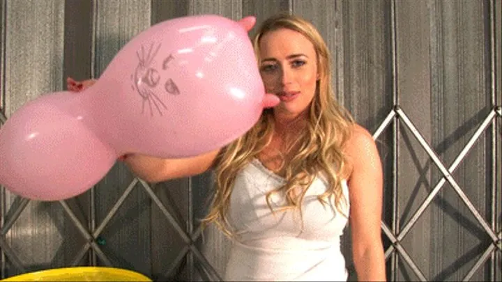 Holly's Balloon Popping! (WMV )