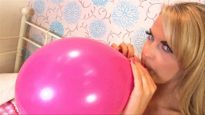 Bikini Blonde's Balloon Sex Fetish!