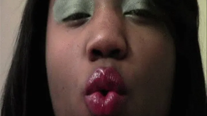 - Shola Kisses 1