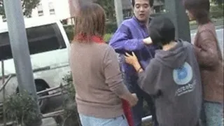 Man Resists as Ladies Beat Him in the Street - Full version