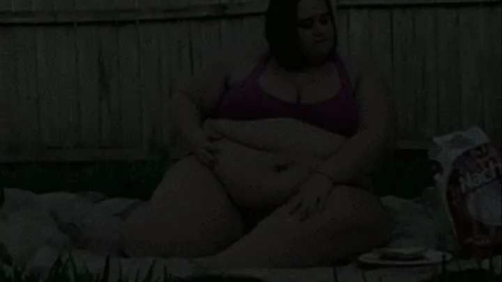 SSBBW Lolla's Poundpacking Picnic