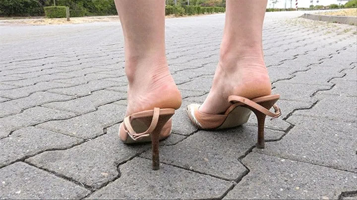 iamne Franciene with her high-heeled shoes