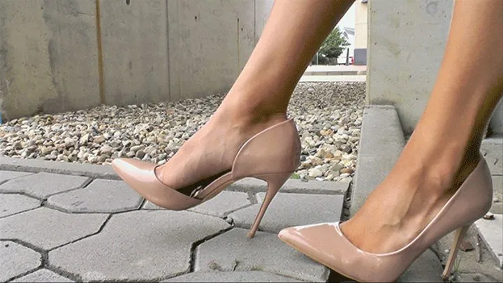 eamne Kristiena in stiletto high heels