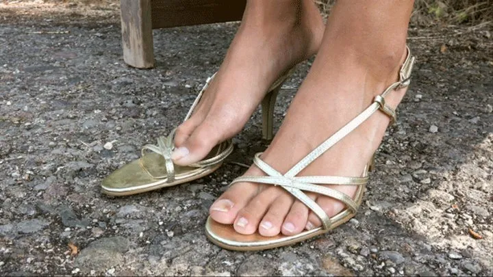 vonac Kristina's pretty feet in sandals
