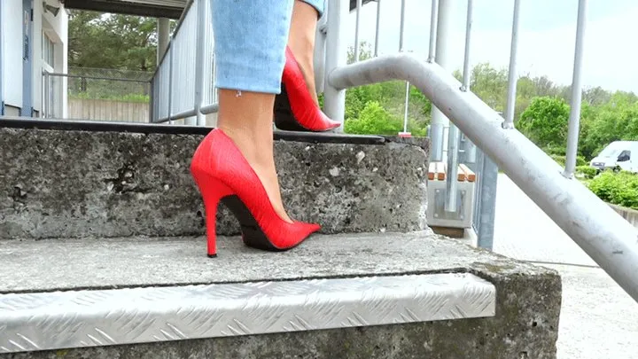tko23 Jennys red high heeled pumps
