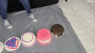 Cake smashing