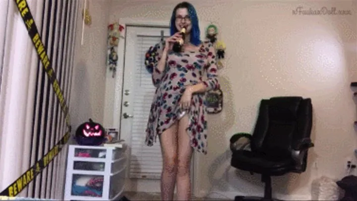 Diaper Girl Gets Oily and Pissy Show