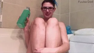 Green Shampoo On My Knees In The Tub