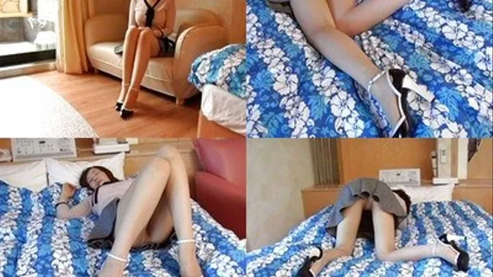 Upskirt Gal Goes Fickle On The Bed - w-025 - Full version ( - AVI Format)