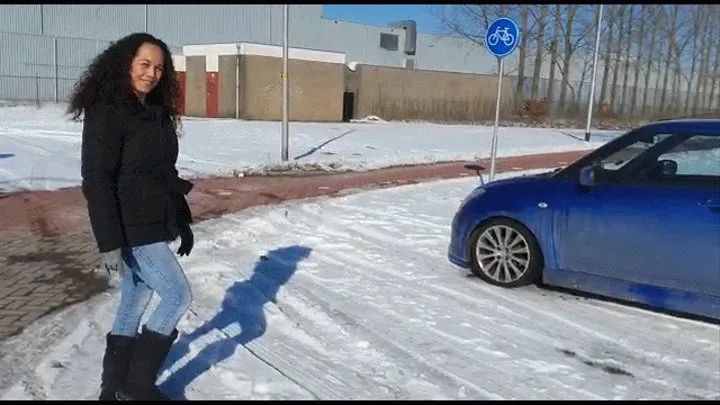 Lysa Revving in Snow