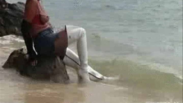 Nanalou thigh boots & upskirt jeans at the beach