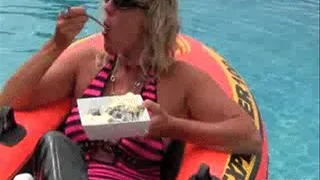 Nanalou milf whipped cream pussy at pool
