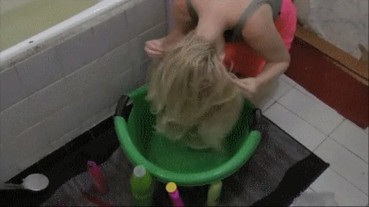 Halina four shampoo washes his head!