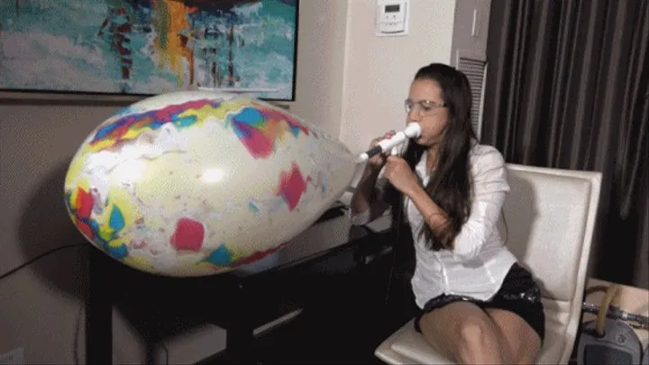 Ashlynn Blows a 15" Mexican Agate Balloon to Bursting