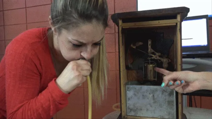 Aubree and Ayla Try Out the Penny Arcade Lung Tester