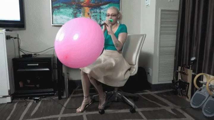 Arielle Blows a 16" Fantasia Balloon to Bursting