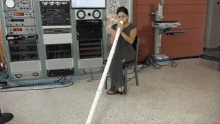 Sushii Tests a PVC Didgeridoo