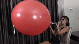 Kilo Blows a BalBal B250 24-inch Round Balloon to Bursting