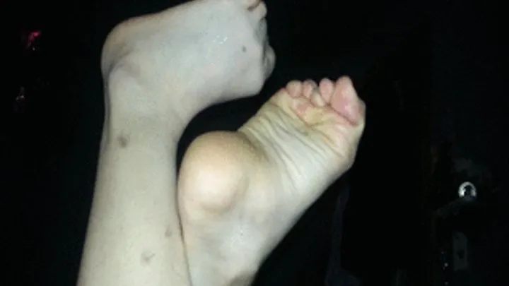 Salsa's feet make me squirt