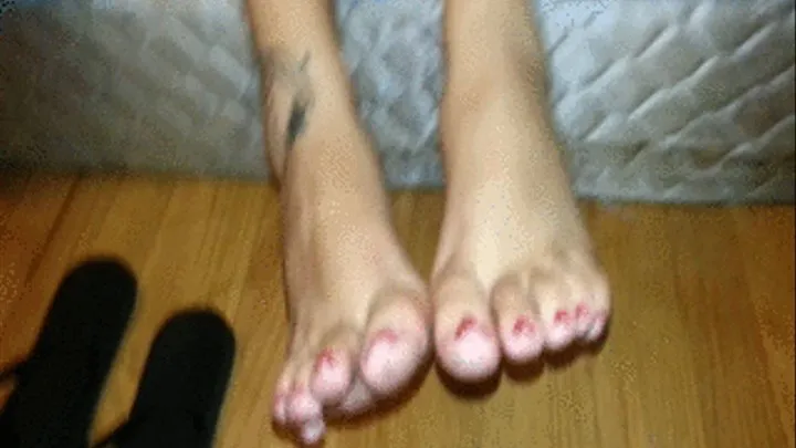 Manda's feet and toe suck