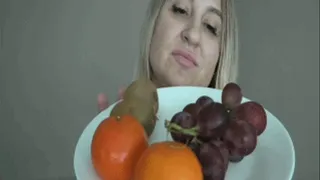 Swallowing fruits whole