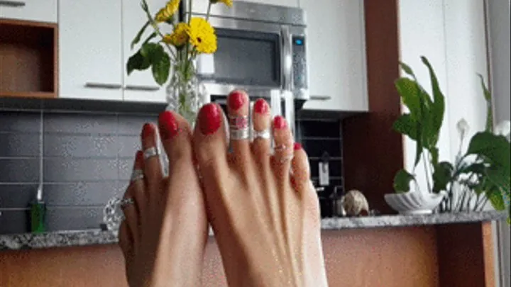 GODDESS BIANCA'S RUBY RED POLISHED TOES