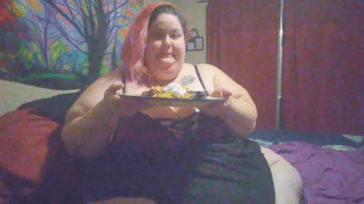 Big fat ssbbw feast for a Growing Goddess