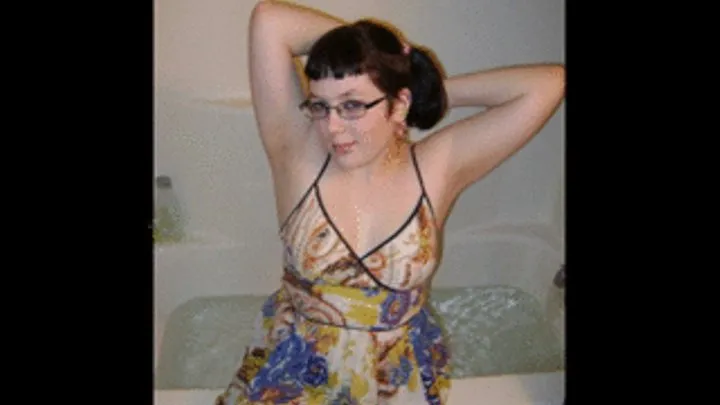 Pantyhose and Heels in the tub WETLOOK Slideshow