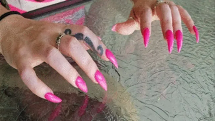 Laura Tapping Pink Claws