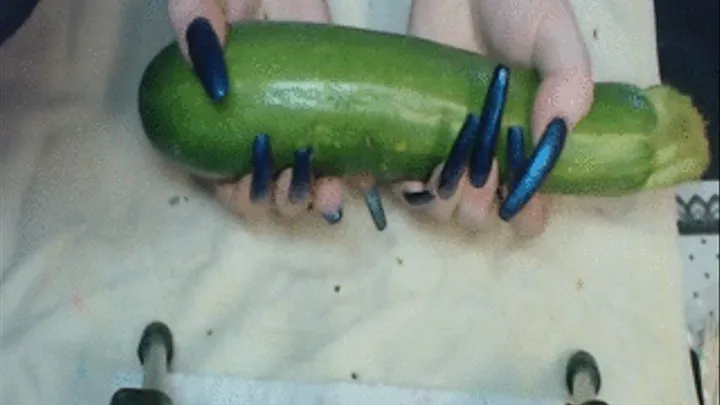 DeadlyNails Zucchini Scratch!