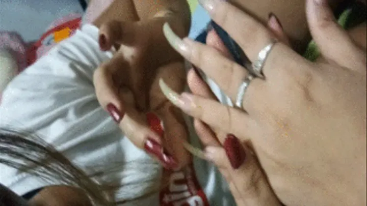 Arien & Chloe: Nail Sucking!