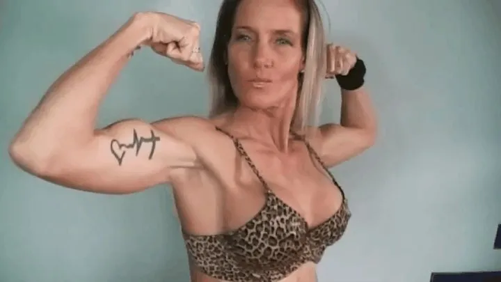 FLEXING my biceps for your ass!!