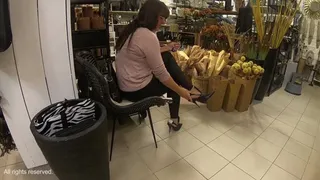 Lady Loretta Shopping in heels