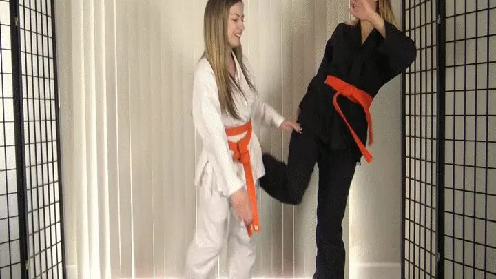 AYLA vs. EMMA : ORANGE BELT MATCH & FOOT DOMINATION