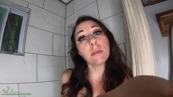 Giantess Bathroom Spy - Dakota Charms