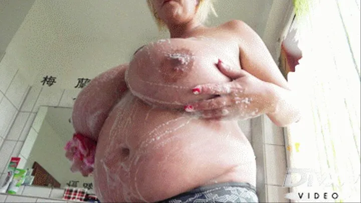 Preggo Belly & Cup J Tits in Bathtub