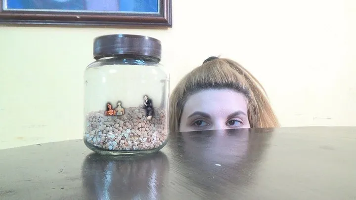 BEEDS IN JAR