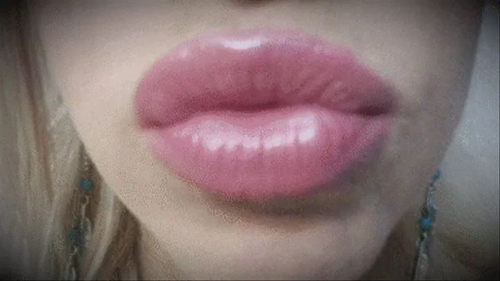 Clear Glossy Lip Smacking