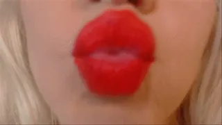 Bright Red Lips Make out
