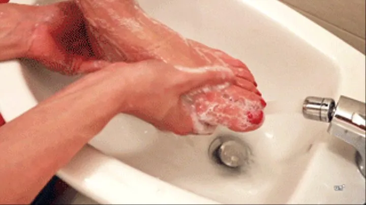 MISTRESS' FEET WASHING