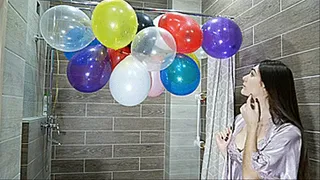 Selena pops in the shower