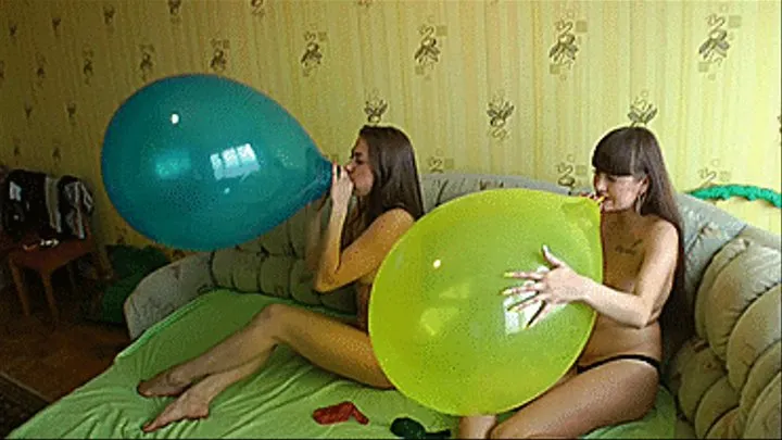 Four balloons nude B2P race