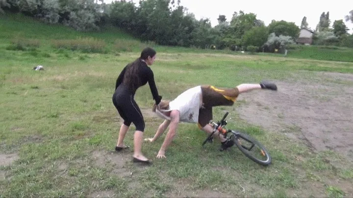 ASSHOLE CYCLIST - EXTREME PUNISHMENT CLIPS