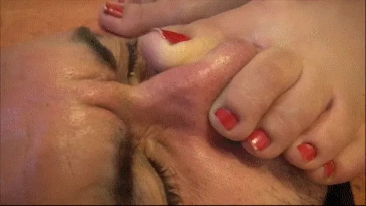 NEW PATHETIC FACE UNDER MY FRAGRANT FEET - EXTREME FOOT SMOTHER SIMULATOR