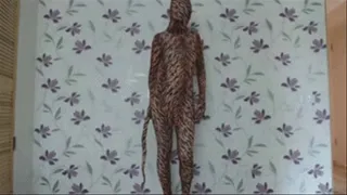 Tiger zentai (masturbation)