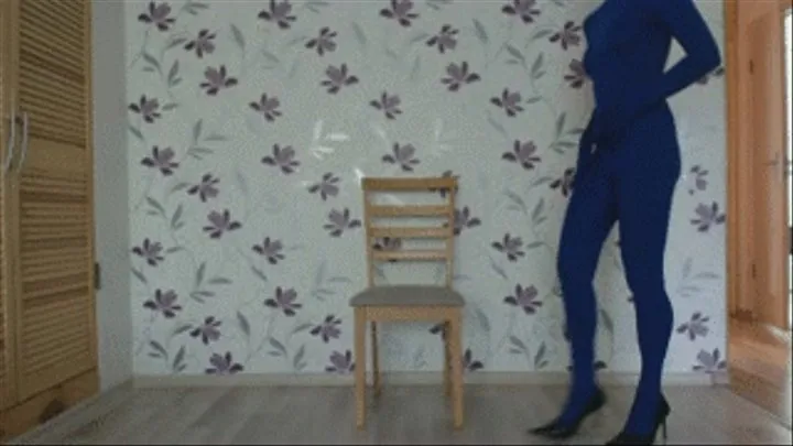 Leg crossing in zentai (crossed legs)