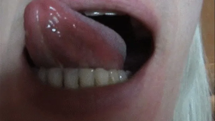 Mouth tour (textreme close-ups)