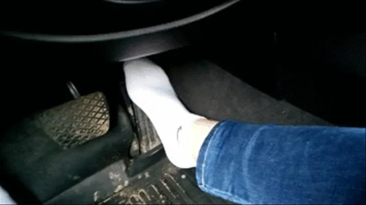 Pedal pumping, revving and white ankle socks (socks)